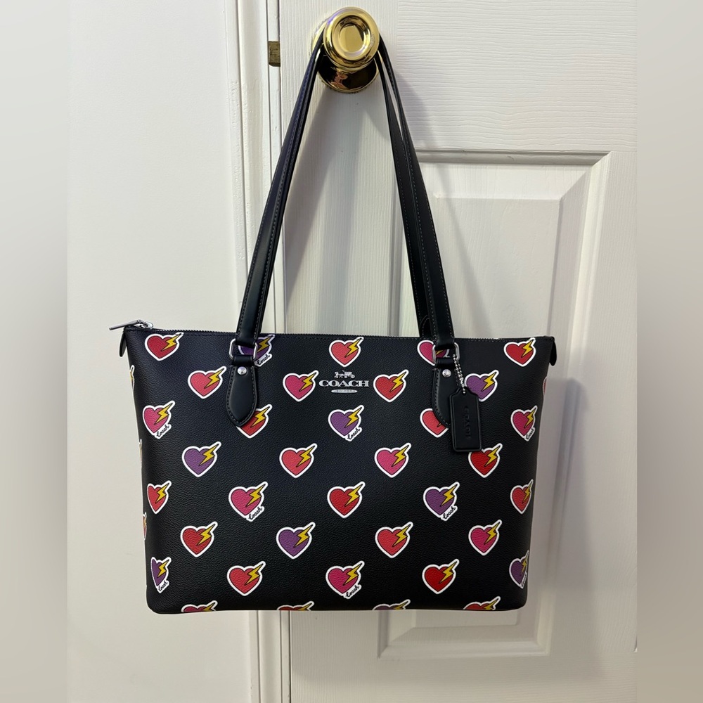 Coach Gallery Tote Bag Heart Bolt Print Coated Canvas &Leather Black Multi